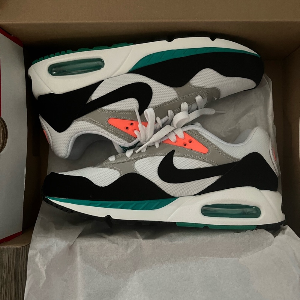 Nike Air Max - Womens 9.5 - never worn, brand new with box